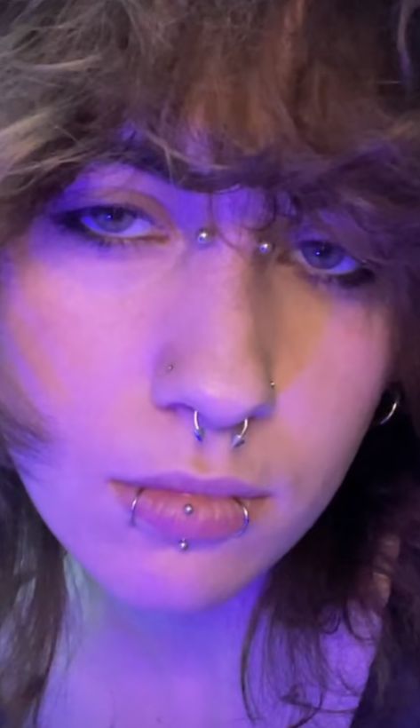 Alt Nose Piercing, Septum And Nose Piercing, Alt Piercings, Nose Bridge Piercing, Septum Piercing Men, Emo Jewelry, Bridge Piercing, Cool Ear Piercings, Face Piercings