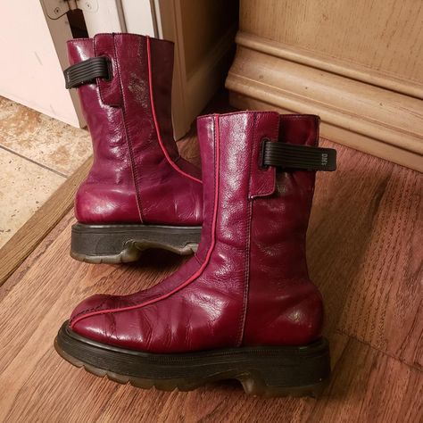 Coraline Clothes, Thrift Outfits Ideas, Doc Marten Platform, Vintage Doc Martens, Red Doc Martens, Doc Marten Boot, Vintage Boots, Lovely Clothes, Red Vintage