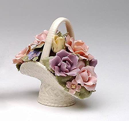 Bouquet Basket, Rose Flowers Bouquet, Ceramic Rose, Rose Basket, Cake Filling, Basket Of Flowers, Sculpture Design, Basket Making, Roses Flower