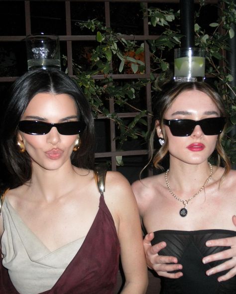 Kendall (@kendalljenner) Kendall Jenner Sunglasses, Kendall Jenner Ig, Kylie Jenner Lashes, Em Rata Style, Stile Kendall Jenner, Kendall Jenner Makeup, Charlotte Lawrence, Fashion Dream Job, Bar Outfit