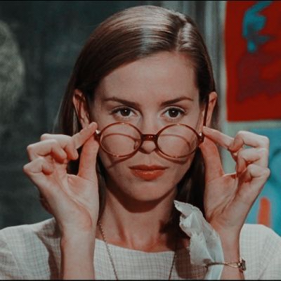 Ms Honey Matilda, Movies From The 90s, Miss Honey Matilda, Art Teacher Aesthetic, Matilda Movie, Embeth Davidtz, Miss Trunchbull, Miss Honey, Evil Genius