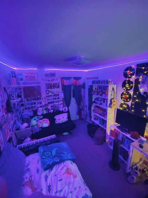 Room Inspo For Shared Rooms, Room Ideas For 2 Teenage Sisters, Room Ideas With Couch And Bed, 2 People Room Ideas Aesthetic, How To Decorate A Shared Bedroom, Shared Room Layout Ideas, Room Share Ideas Sibling, Shared Rooms Ideas, Room Inspo For Two Sisters