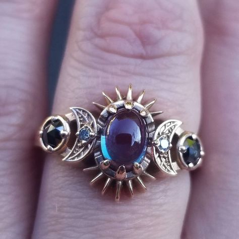 Chelsea Swank 🌒🌕🌘 on Instagram: “Frigg - Oval Cabochon Color Change Lab Alexandrite with Black Rose Cut Diamonds and Salt & Pepper Diamond Moons. 14k Rose Gold.” Salt Pepper Diamond, Salt And Pepper Diamond, Rose Cut Diamond, Oval Cabochon, Black Rose, Salt Pepper, Rose Cut, Pandora Charm Bracelet, Sapphire Ring