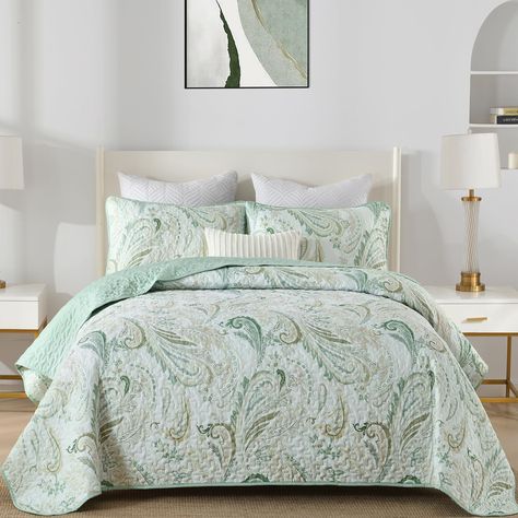 PRICES MAY VARY. 【Boho Quilt Set】Sage green Paisley quilt queen size include:1 quilt 96"x90",2 pillowcases 20"x28".The same patterned pillowcase design makes this paisley bedding more harmonious and beautiful. 【Paisley Quilt Set】Sage green queen quilt is made of microfiber, which is super soft and comfortable, and with the plain and advanced paisley floral pattern, it gives you both visual and tactile enjoyment! 【Sage Green Quilt Set】Boho paisley quilt adopts a new design concept, using plain co Gray And Sage Green And Light Blue Bedding, King Bed Quilt Sets With Sage Accents, Sage Green Bed Set Full, Sage Green And Gray Queen Bed Sheetz And Comforter, Bohemian Quilt King Size Green, Blue Green Bedrooms, Bedding Style, Bohemian Bedding Sets, Bedding Boho