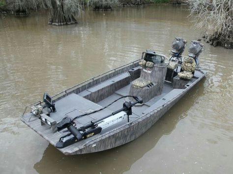 Gator tail Mud Boats, Jon Boat Modifications, Shallow Water Boats, Duck Hunting Boat, Duck Boat Blind, Boat Upgrades, John Boats, Jeans And Shoes, Pesca In Mare