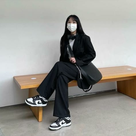 Panda Dunks Outfit, Womens Dunk Low, Dunk Outfit, Nike Panda, Panda Dunks, Dunks Outfit, Boyish Outfits, Asian Streetwear, Sneaker Nike