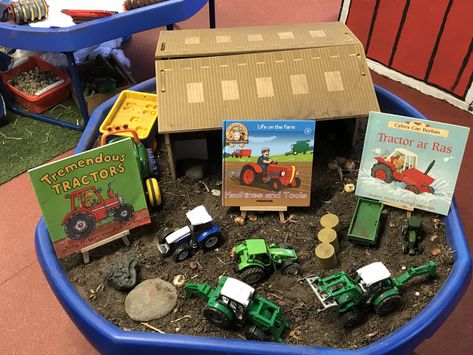 Tractor tuff tray Tractor Tuff Tray, Digger Tuff Tray, Farmyard Tuff Tray, Farm Tuff Tray Ideas, Farm Animal Tuff Tray, Farm Play, Curiosity Approach, Tuff Tray, Farm Birthday Party