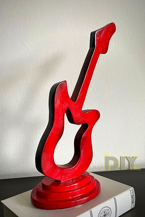 Guitar Sculpture, Sculpture For Home Decor, Diy Guitar, Home Decor White, Cement Art, White Cement, Cement Crafts, Easy Guitar, Home Decor Diy