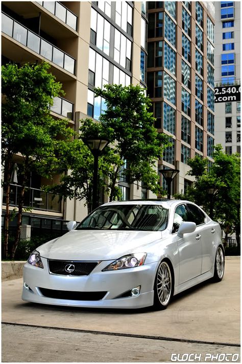 If I lived in Los Angeles. This is what I would be rolling in 2007 Lexus Is250, Is 250 Lexus, Auto Toyota, Toyota Altezza, Lexus Is350, Honda Accord Sport, Lexus Ct200h, Sport Sedan, Sedan Cars