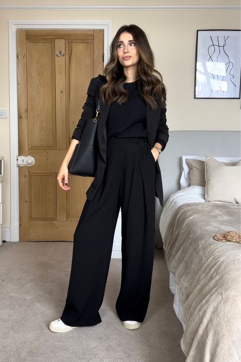 Black Trousers Outfit Work, Black Dress Pants Outfits, Wide Pants Outfit, Wide Leg Trousers Outfit, Wide Leg Outfit, Pants Outfit Work, Dress Pants Outfits, Black Pants Outfit, Wide Leg Pants Outfit