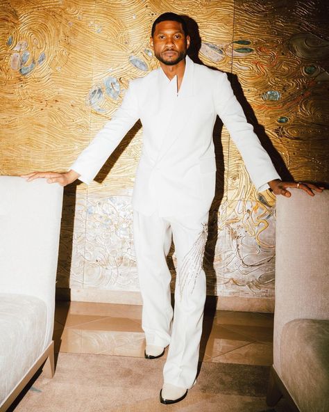 Usher Fashion, Usher Raymond, Male Artist, White Outfit, Fashion Inspiration Design, White Outfits, Formal Wear, Good Music, Fashion Inspiration