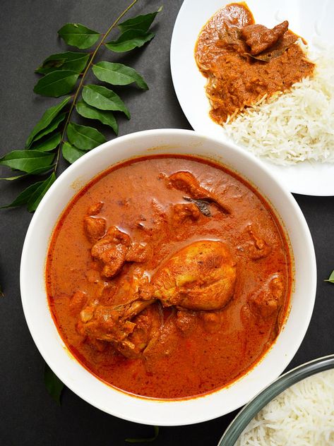 Kori Gassi (Mangalorean Chicken Curry) South Indian Chicken Recipes, Chicken Soup Recipes Homemade, Crispy Flatbread, Goan Food, Whole Spices, Indian Chicken Recipes, Beef Steak Recipes, Spicy Chicken Recipes, Goan Recipes