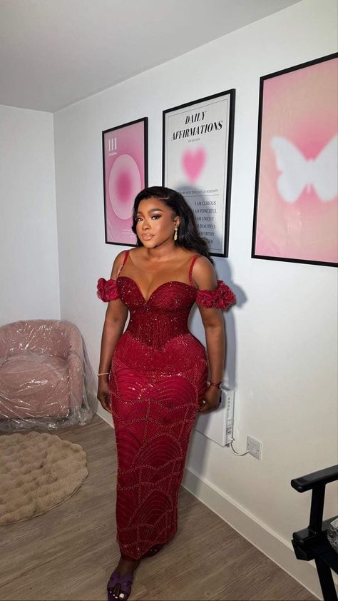 Modest Asoebi Lace Styles Classy, Classy Asoebi Lace Styles, African Wedding Guest Outfit Classy Ankara Styles, Red Asoebi Lace Styles For Wedding, Burgundy Lace Asoebi Styles, Wine Lace Aso Ebi Styles, Asoebi Styles Lace Classy, Wine Red Lace Asoebi Styles, Asoebi Lace Styles Classy