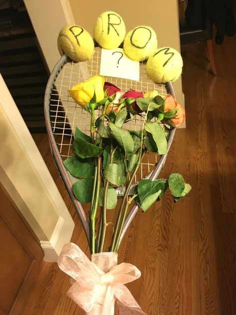 Tennis promposal Tennis Proposal, Tennis Promposal, Creative Prom Proposal Ideas, Prom Invites, Cute Homecoming Proposals, Cute Prom Proposals, Asking To Prom, Dance Proposal, Senior Day