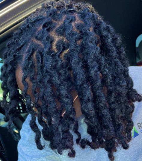 Loc Styles For Thick Locs Men, Blue Locs Men, Dark Blue Soft Locs, Dark Blue Locs Men, Blue Black Locs, Dark Blue Locs, Peekaboo Locs, Afro Hair Types, Black Guy With Locs Aesthetic