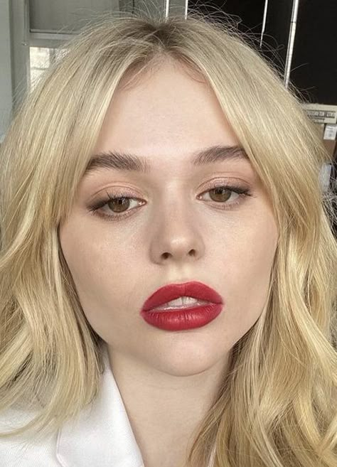 Apple White Aesthetic, Emily Lind, Audrey Hope, French Makeup, Emily Alyn Lind, Apple White, Make Up Inspo, Red Lipstick, Ever After High