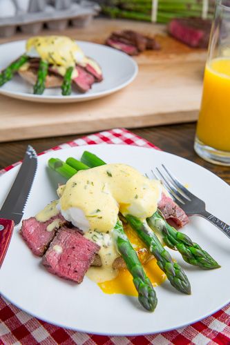 Steak and Eggs Benedict with Asparagus in Bearnaise Sauce Bearnaise Sauce Recipe, Steak And Asparagus, Eggs Benedict Recipe, Closet Cooking, Egg Benedict, Grilled Portobello, Bearnaise Sauce, Mississauga Ontario, Perfect Eggs