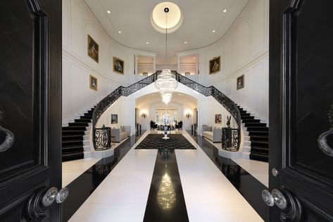 Petra Ecclestone’s Los Angeles Mega-Manor - WSJ Petra Ecclestone, Tanning Room, Big Mansions, Foyer Staircase, Holmby Hills, Luxury Real Estate Marketing, Sidewalk Cafe, Grand Foyer, Entrance Foyer