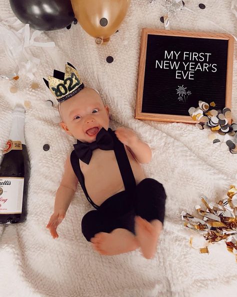 2024 Baby Photoshoot, Newborn New Years Outfit, 3 Months Baby Photography January, Christmas Milestone Pictures Boy, Thanksgiving 5 Month Pictures, Smash Photoshoot First Birthdays, 1st New Years Baby Pictures, 5 Months Baby Photoshoot Ideas December, 3 Month Old Baby Pictures January