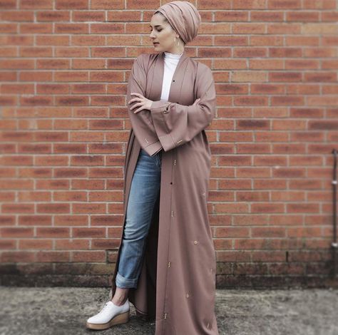 Dina Tokio, Hooded Sweatshirt Dress, Kebaya Muslim, Hijab Trends, Hijabi Style, Turban Style, Modest Wear, Outfit Look, Hijabi Fashion