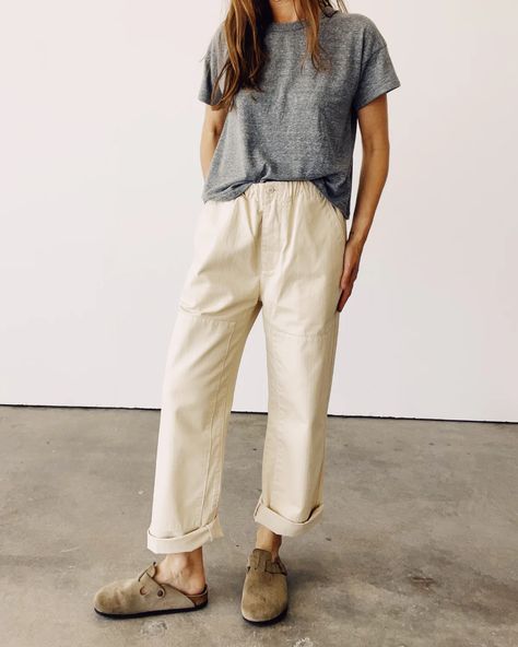 @theheygang on IG Casual Boho Mom Outfits, Slow Fashion Capsule Wardrobe, Relaxed Fashion Women, Organic Modern Fashion, Free People Work Outfit, Gen Z Mom Outfit, Vermont Summer Outfits, Florida Fashion 2024, Loose Fitting Outfits