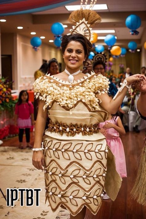 Beautiful Ta'ahine Tonga Modern Style Teunga Creation by Simon Tuivai Tongan Clothing, Tongan Wedding, Tongan Culture, Polynesian Wedding, Polynesian Dance, Polynesian Dress, Coronation Dress, Polynesian Art, Island Wear