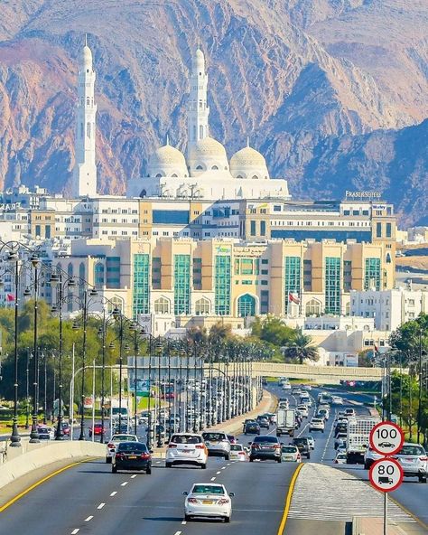 Beautiful Muscat Roads, OMAN 🇴🇲❤️ #muscat #oman #Beautiful #nature #photography #nfts #nfts#PhotoOfTheDay #beautifuldestinations Oman Beach, Chedi Hotel, Muscat City, Sunset Quotes Instagram, Istanbul Photography, Oman Travel, Muscat Oman, Dubai Vacation, Visit Asia