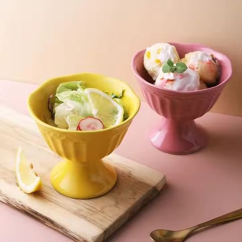 Ceramic Dessert Bowls, Ice Cream Bowls Ceramic, Cake Trifle, Bowl Display, Sundae Cup, Salad Cake, Ice Cream Bowls, Ice Cream Dishes, Serving Bowl Set