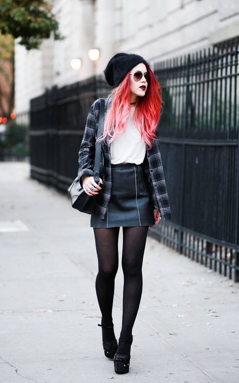 How to Dress Punk? 25 Cute Punk Rock Outfit Ideas for Girls Punk Dress Outfit, Punk Outfit, Styl Grunge, Moda Grunge, Look Grunge, Punk Rock Outfits, Punk Women, Rock Aesthetic, Goth Outfit