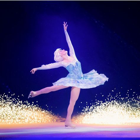 Top tips for Disney on Ice Worlds of Enchantment - The Perfect Multi Generational Event - Mum In The Madhouse Elsa Modern, Mulan 3, Disneyland Guide, Disney Live, Disneyland Halloween, Disney On Ice, Christmas Shows, London Tours, Disney California