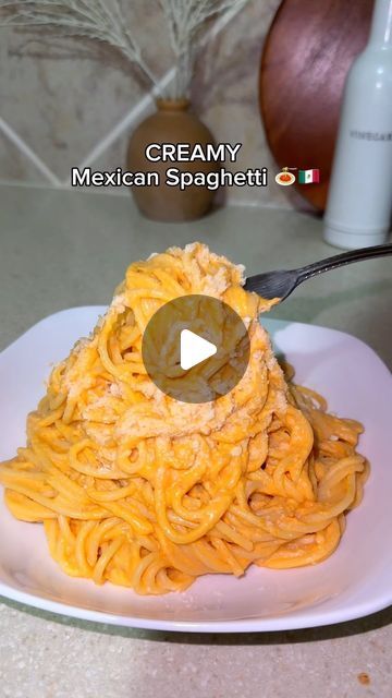 Easy Mexican Spaghetti, Mexican Style Spaghetti, Homemade Spaghetti Recipes, Mexican Red Spaghetti, Dinner Ideas Soft Food, Creamy Mexican Spaghetti, Spanish Spaghetti Recipes, Chipotle Spaghetti Recipes, Quick And Easy Mexican Dishes