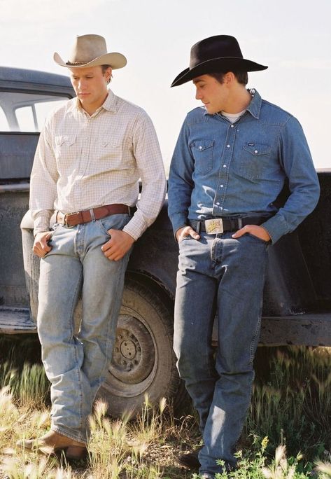 James Dean Photos, Duo Costumes, Ugly Cry, Cowboy Costume, Mountain Outfit, Cowboy Aesthetic, Brokeback Mountain, Duo Halloween Costumes, Heath Ledger