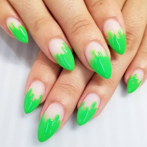 Akina on Instagram: “💚💚💚Green Slime💚💚💚 . . . #nails #nailart #gelnails #naildesign #mattenails #neonnails #neongreen #neongreennails #dripping💅 #lechatgel…” Nail Rainbow, Nail Cartoon, Nail Art Designs 2023, Neon Nail Art Designs, Nail Simple, Nail Cute, Nail Long, Fluorescent Nails, Summer Nails Ideas