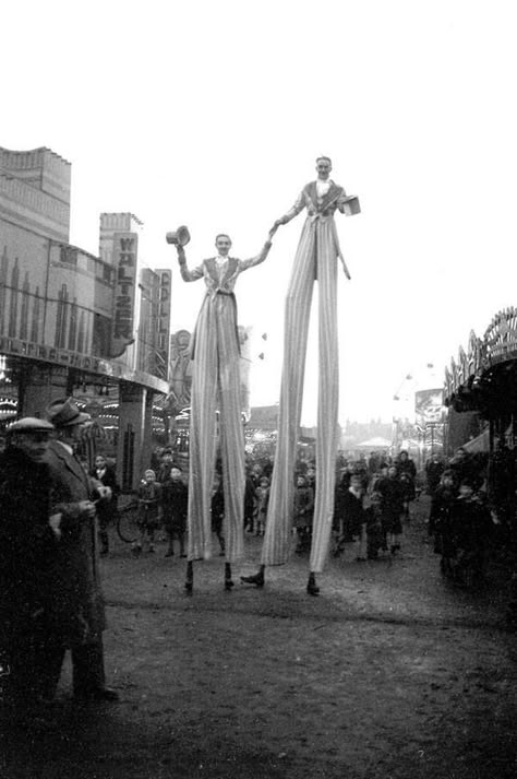 Old Circus, Pierrot Clown, Circus Aesthetic, Circus Sideshow, Dark Circus, Circus Performers, Night Circus, Carnival Circus, Circus Art