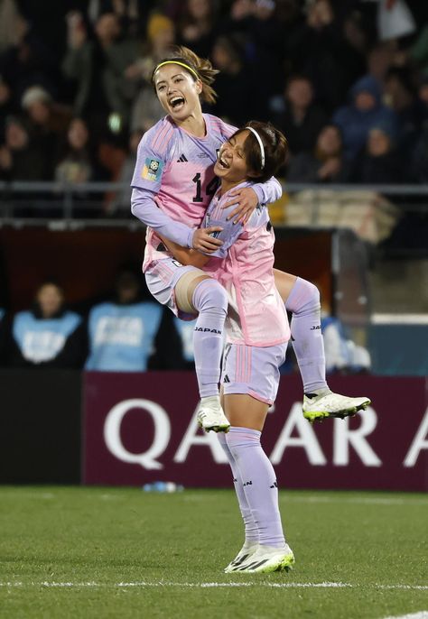 Yui Hasegawa and Hinata Miyazawa (Japan) • 2023 FIFA World Cup #hug #football #woso Female Football, Japan 2023, Japan Woman, Football Football, Womens Football, Action Poses, Body Reference, Pose References, Fifa World Cup