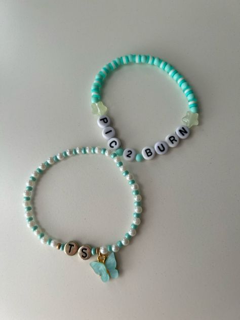 Taylor Friendship Bracelet, Taylor Swift Bracelet Ideas, Taylor Swift Debut Era, Swiftie Bracelets, Concert Bracelets, Eras Bracelets, Swift Bracelet, Taylor Swift Debut, Swift Bracelets