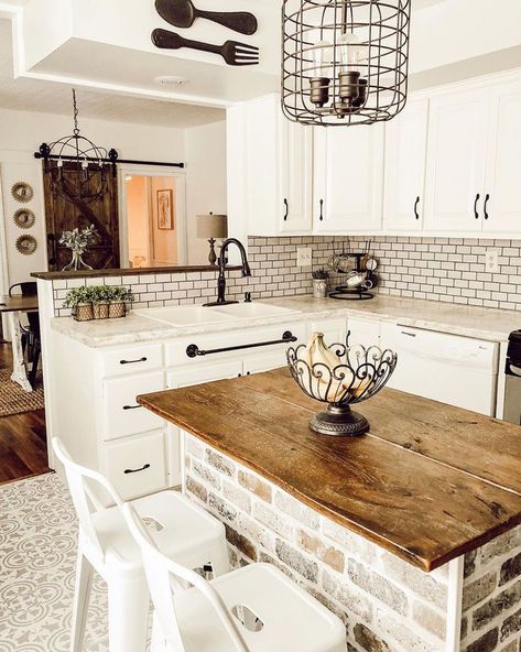 Rustic Kitchen Islands You’ll Want to Try Wooden Counter Tops, Dapur Rustic, Country Kitchen Island, Model Dapur, Sunday Friends, Rustic Kitchen Island, House Flipping, Farmhouse Kitchen Island, Wooden Counter