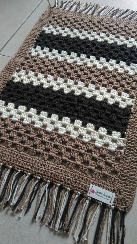 Crochet Carpets And Rugs, Crochet Carpet Rug, Crochet Rag Rug, Crochet Mat, Crochet Carpet, Crochet Rug Patterns, Crochet Table Runner, Crochet Doily Patterns, Patchwork Quilting