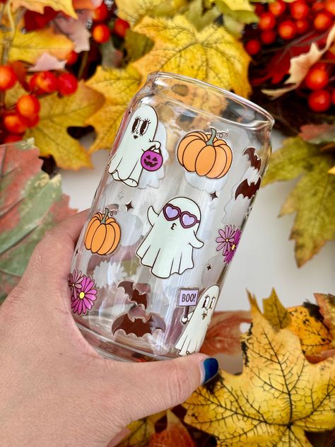 Ghost Design, Iced Coffee Cup, Custom Tumbler Cups, Glass Straws, Cute Cups, Glass Tumbler, Fall Floral, Vinyl Colors, Glass Cup