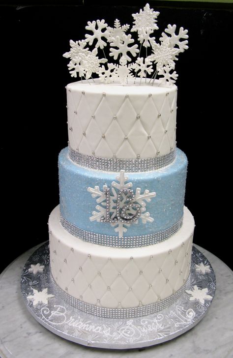 Winter Wonderland Winter Wonderland Cakes, Winter Wonderland Sweet 16 Cake, Winter Wonderland Sweet 16 Decorations, Christmas Themed Cakes Winter Wonderland, Winter Sweet 16 Ideas, Winter Wonderland Cake Ideas, Winter Wonderland Bday Cake, Winter Wonderland Sweet 16, Sweet 16 Winter Wonderland Theme Cake