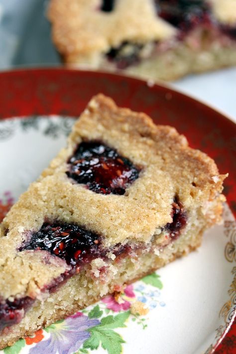 Raspberry linzer torte — The Pastiche Linzer Torte Recipe, Linzer Tart Cookies, German Cakes Recipes, Christmas Recipe, Candy Cake, Fruit Dessert, Italian Desserts, Fruit Desserts, Sweet Savory