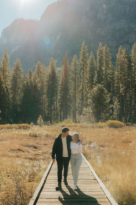 Golden Hour Yosemite Engagement Photos | NorCal Engagement Photos | California Photographer | These outdoor engagement photos in Yosemite National Park will give you all the engagement aesthetic! Find inspo for Yosemite engagement photos fall, Yosemite engagement shoot ideas, Yosemite engagement pictures, and Northern California engagement photo locations! Book Rachel for your Yosemite engagement session or Yosemite elopement photography at photosbyrachelc.com! Yosemite National Park Fall, Golden Hour Engagement Pictures, Yosemite Engagement Photos, Northern California Engagement Photos, Yosemite Engagement, Boho Engagement Photos, Engagement Aesthetic, Fall Photo Shoot Outfits, Fall Engagement Pictures