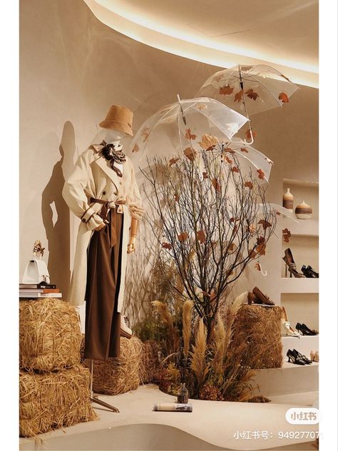 Store Fall Display Ideas, Fall Fashion Window Display, Autumnal Window Displays, Fall Windows Display, Autumn Retail Display, Autumn Shop Window Display, Boho Window Display, Fall Window Display Store Fronts, Window Display Fall