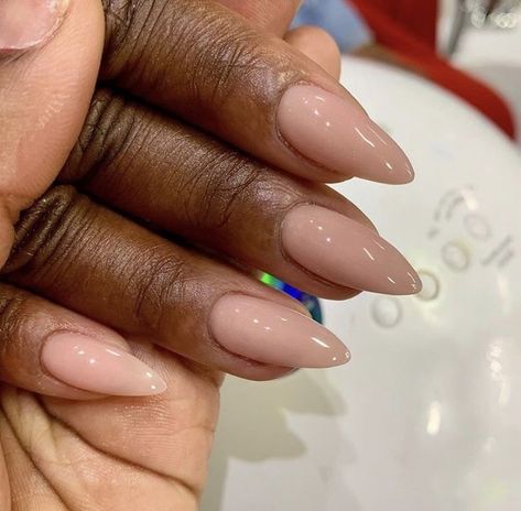 Nails That Look Good On Dark Skin, Natural Nails Winter Colors, Oval Acrylic Nails, Black Almond Nails, American Nails, Work Nails, Classy Acrylic Nails, Short Acrylic, Almond Acrylic Nails