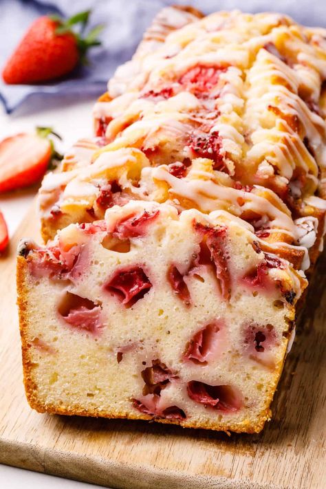 This Strawberry Bread is a perfectly moist sweet bread full of bright berry flavor. Perfect as a dessert, snack, or breakfast! Berry Loaf, Strawberry Bread Recipe, Cake Mix Banana Bread, Strawberry Bread Recipes, Sour Cream Banana Bread, Christmas Strawberry, Strawberry Banana Bread, Fresh Strawberry Recipes, Strawberry Breakfast