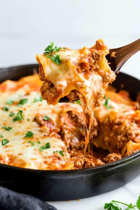 Skillet Lasagna - Insanely Good Chow Fun Recipe, Chicken Tinga Recipe, Skillet Lasagna Recipe, Skillet Lasagna, Traditional Lasagna, Cheese Lasagna, Easy Skillet, Incredible Recipes, Bundt Pan