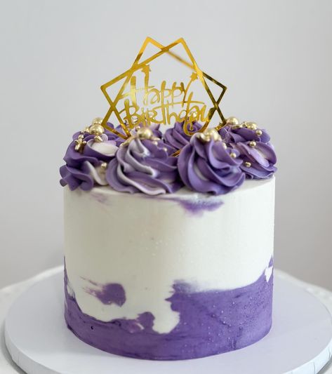 Happy birthday, Ashlene 🎉 Last year I did her blue geode sweet 16 cake and this year she asked for carrot cake with purple decorations. 🥕💜🥕 Hope you have the best birthday ever! Purple Birthday Cake, Purple Decorations, Purple Cakes Birthday, Sweet 16 Cake, Purple Cakes, Sweet 16 Cakes, 16 Cake, Blue Geode, Purple Birthday