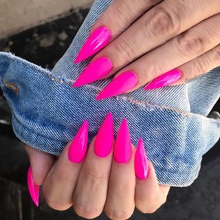 Stiletto Nail Art Designs, Pink Stiletto Nails, Stilleto Nails Designs, Neon Pink Nails, Stiletto Nails Short, Stiletto Nail Art, Hot Pink Nails, Gel Polish Nail Art, Stiletto Nails Designs