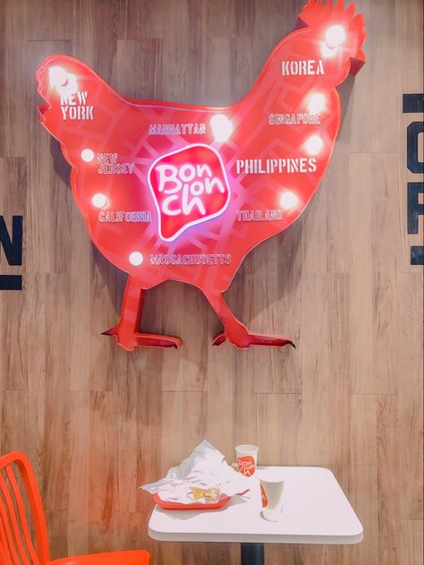 🐓Bonchon Born in Busan South Korea 2002 Founded by Jinduk Seo.
~a 🇰🇷Korean 🍗 restaurant. “BonChon”, which translates to “my hometown Bonchon Chicken Restaurant, Korea News, Busan South Korea, Korean Chicken, Korean Restaurant, Busan, South Korea, Philippines, Thailand