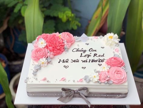 Teachers Day Cake, Birthday Cake For Women Simple, Square Cake Design, Farewell Cake, Floral Cake Design, Flower Cake Design, Teacher Cakes, Happy Birthday Cake Photo, Birthday Sheet Cakes